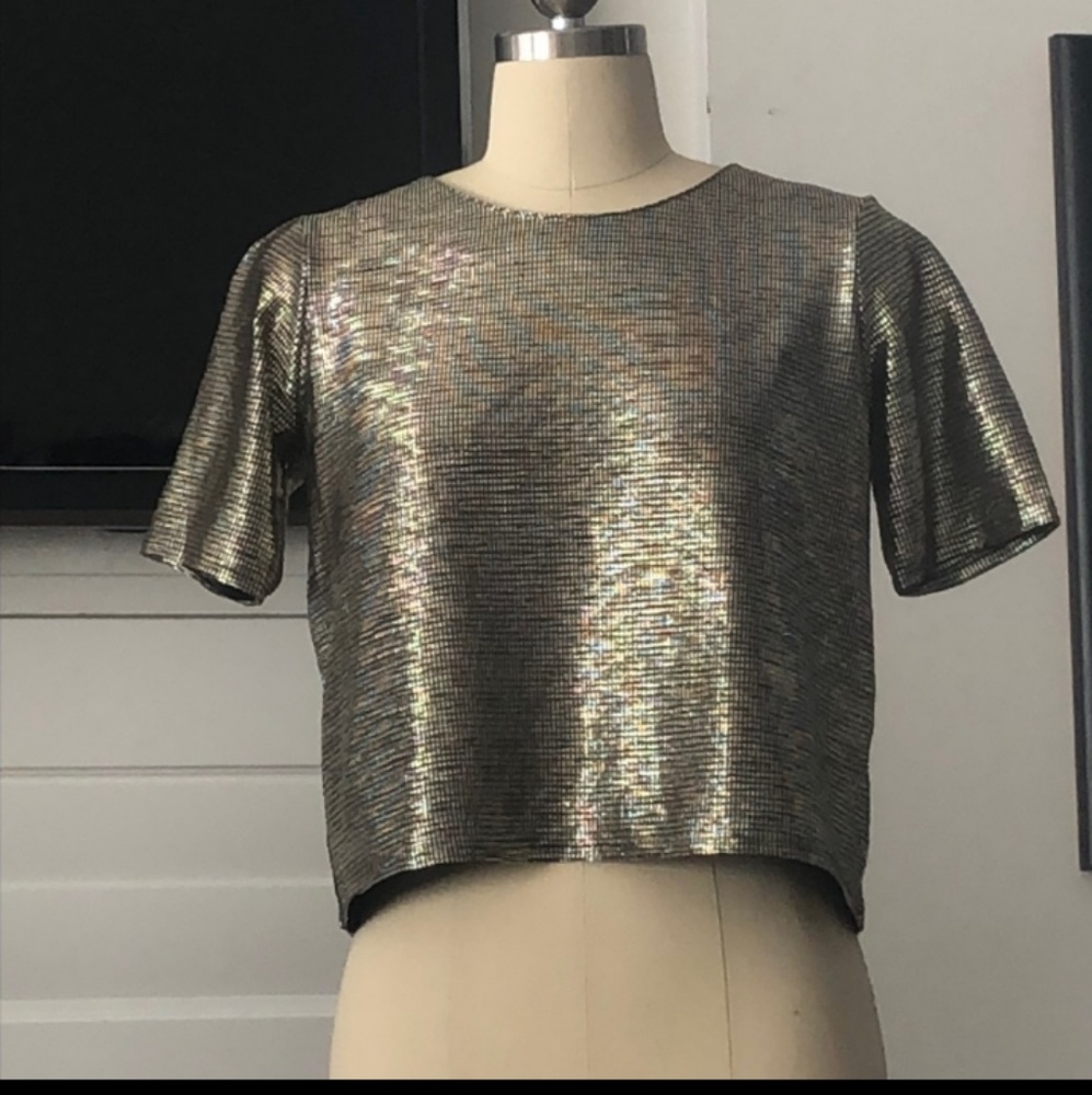 Gold Metallic Crop Top - Picture 3 of 4